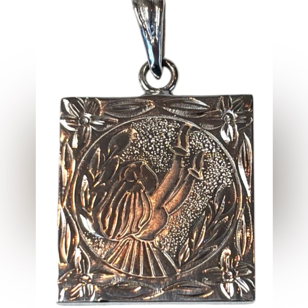 Sterling Silver 925 Kahiko Moon Hula Dancer Pendant